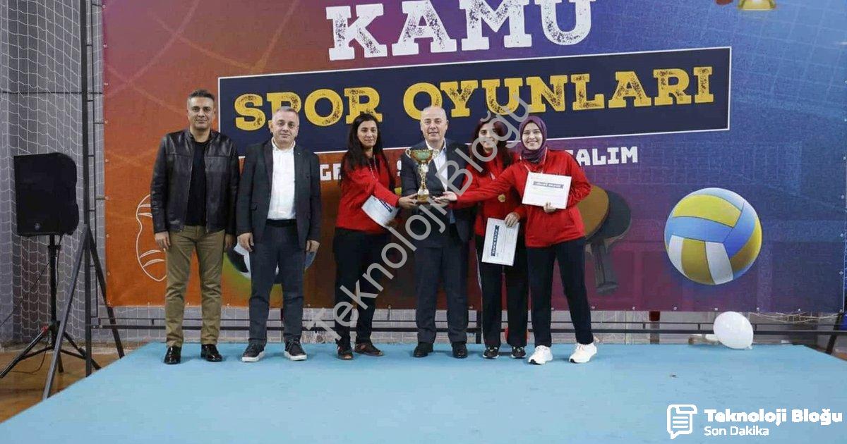 "Kamu Spor Oyunları Denizli’de sona erdi: Kupalar sahiplerini buldu" başlıklı haber için fotorealist