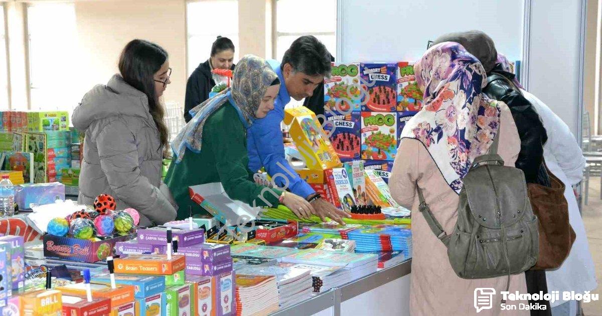 "Manisa 8. Kitap Fuarı Kapılarını Açtı: Edebiyat Dünyası Manisa’da Buluşuyor" başlıklı haber için fo