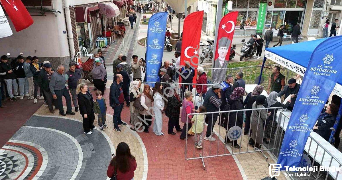 "Aydın'da Ata Tohumu Seferberliği: Kuyucak'ta Binlerce Fide Dağıtıldı" başlıklı haber için fotoreali
