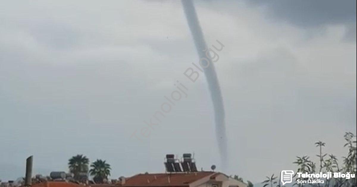 "Marmaris'te Görülen Hortum Şaşırttı: İşte O Anlar!" başlıklı haber için fotorealistik, profesyonel