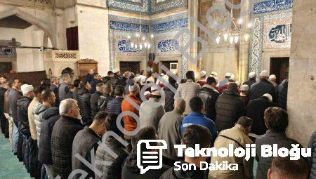 Mimar Sinan Eserinde Manevi Buluşma: Muradiye Camii Dolup Taştı