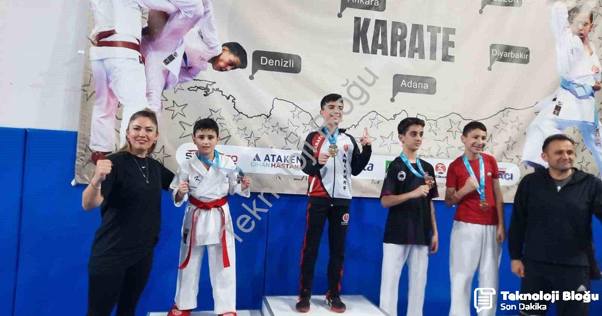 "Aliağalı Genç Karateciler Denizli’de Fırtına Gibi Esti: 4 Madalya" başlıklı haber için fotorealisti