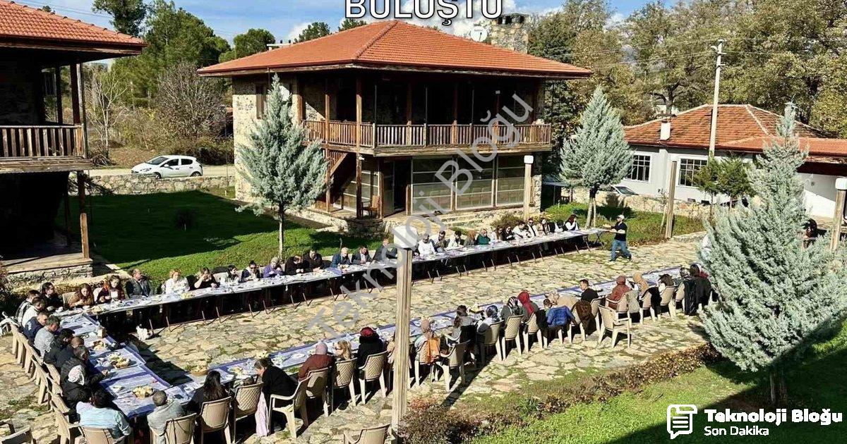 "Beyağaç Belediyesi'nden Öğretmenlere Anlamlı Jest: Başkan Pütün Eğitimcilerle Buluştu" başlıklı hab