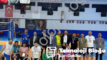 Denizli’de Eğitim Camiasını Buluşturan Dostluk Maçı: Öğretmenler Sahada Ter Döktü