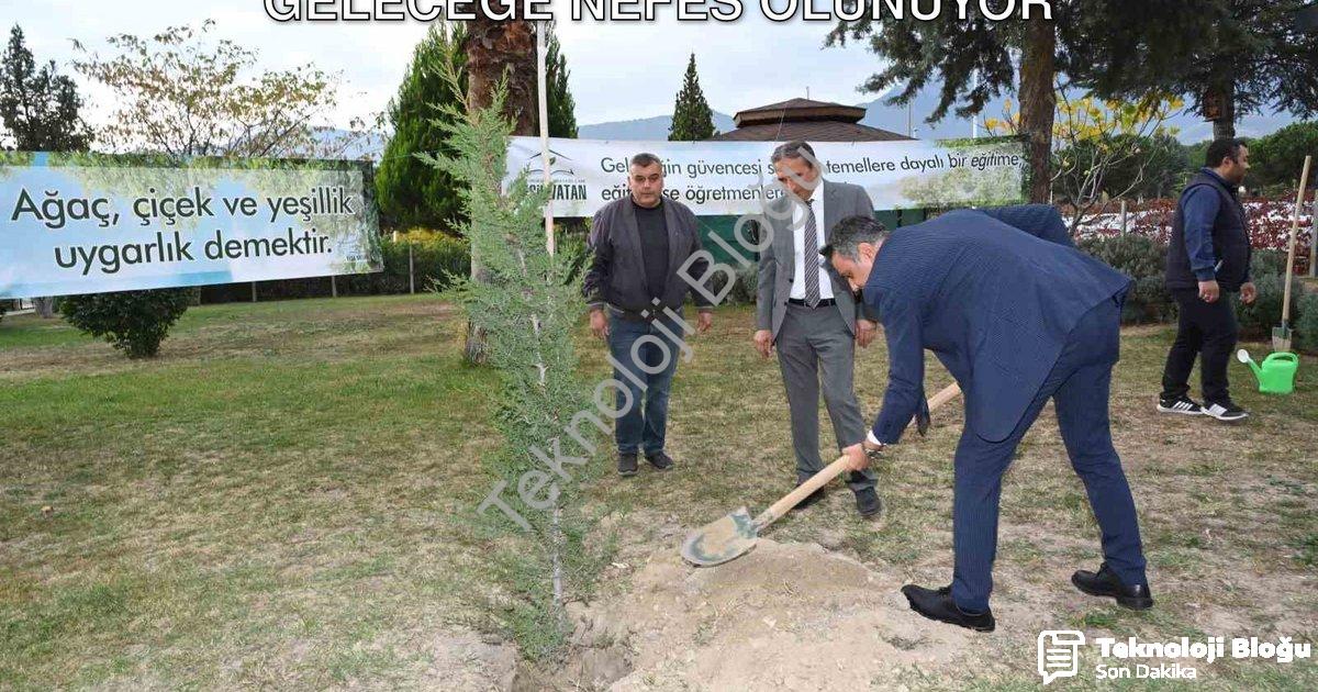 "Denizli'de Yeşeren Eller Hareketi ile Geleceğe Nefes Olunuyor" başlıklı haber için fotorealistik, p